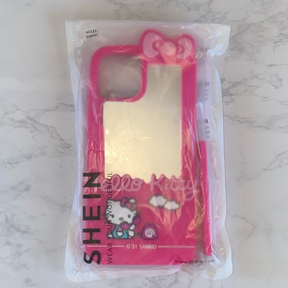 Hello Kitty iPhone 12 Pro Max Case - Picture 1 of 2